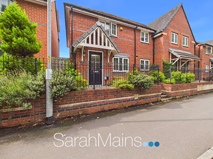 2 Bedroom Terraced House For Sale In Ropery Road, Gateshead, NE8