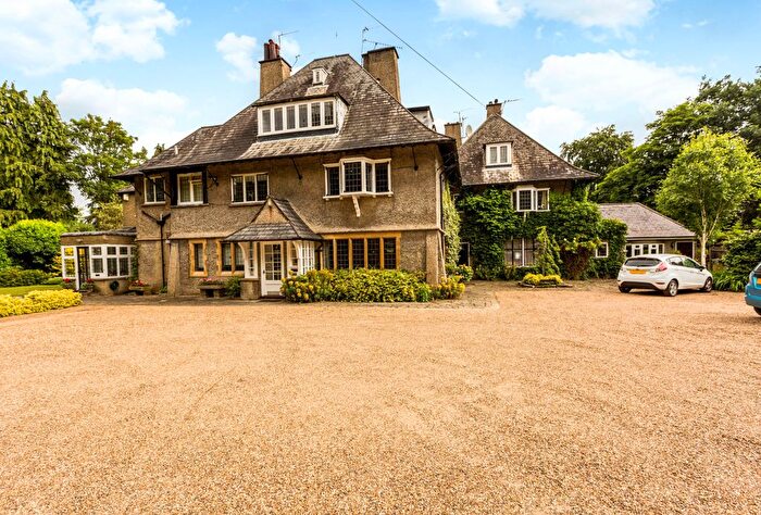 1 Bedroom Flat For Sale In Park Road, Stoke Poges, SL2