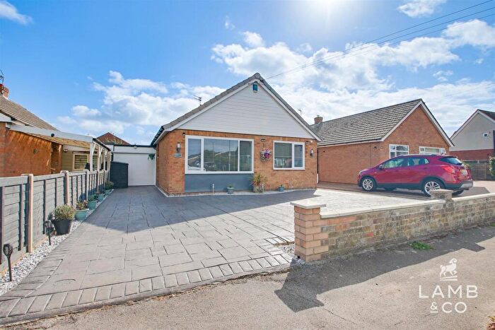 2 Bedroom Detached Bungalow For Sale In Cottage Grove, Clacton-On-Sea, CO16