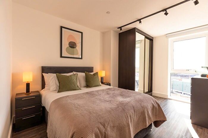 3 Bedroom Flat To Rent In Flat, Mitre Yard, Scrubs Lane, London, NW10