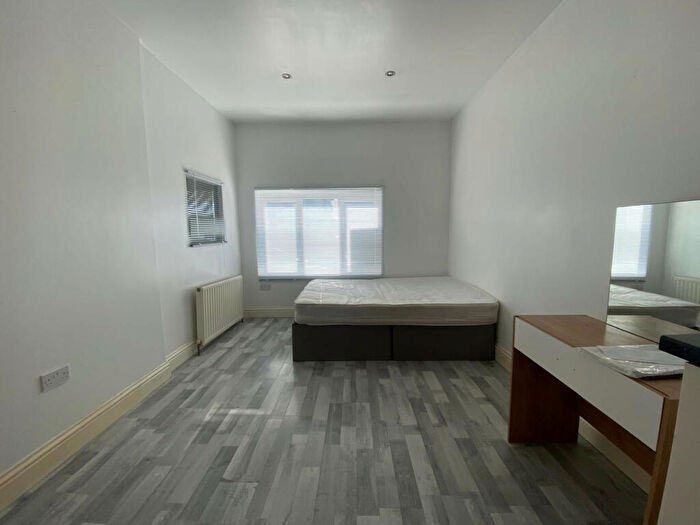 3 Bedroom Semi-Detached House To Rent In Aldborough Road South, Ilford, Essex, IG3