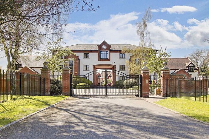 3 Bedroom Terraced House For Sale In Old Lodge Drive, Nottingham, NG5