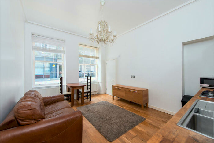 2 Bedroom Flat To Rent In Causewayside Edinburgh United Kingdom, EH9