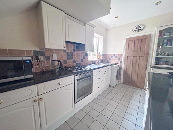 3 Bedroom Semi-detached House For Sale In Eastwood Road, Bexhill-On-Sea, TN39