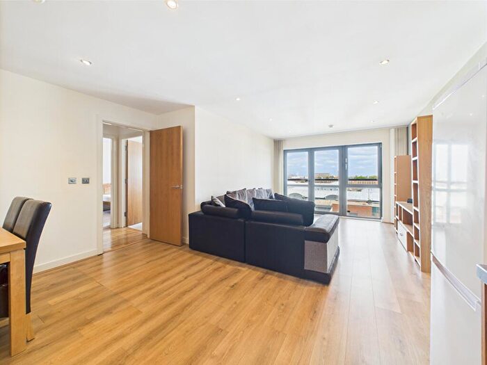 2 Bedroom Flat To Rent In Leeds Street, The Reach, Apartment, L3