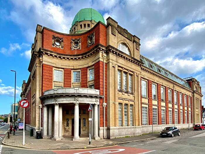 3 Bedroom Flat For Sale In Clarence Place, Newport, NP19