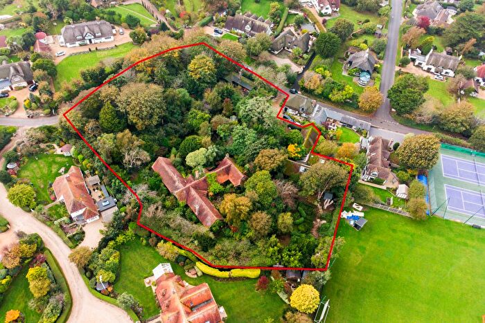 4 Bedroom Detached House For Sale In Sea Lane, Middleton-On-Sea, PO22