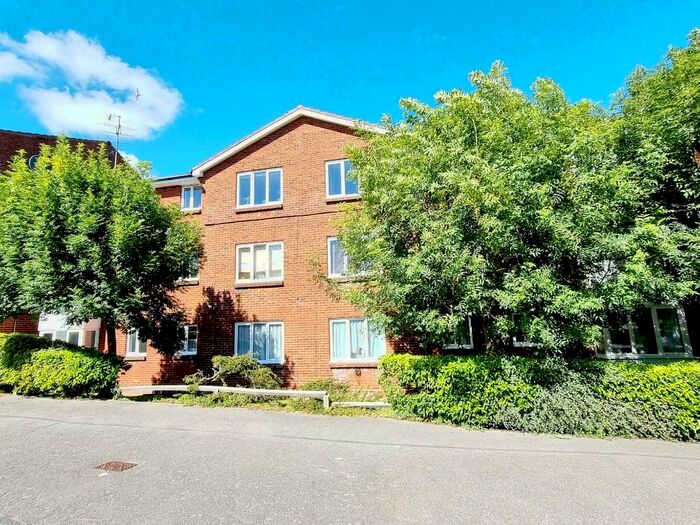 1 Bedroom Flat To Rent In Churchdale Road, Eastbourne, East Sussex, BN22