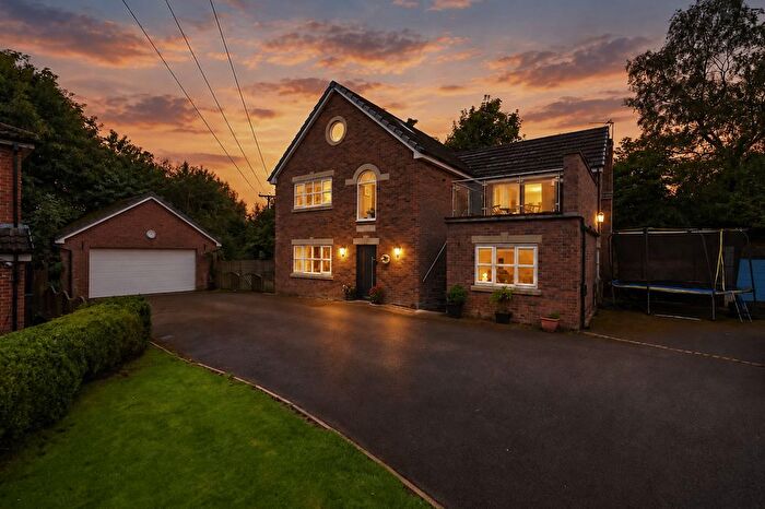 4 Bedroom Detached House For Sale In Crosse Hall Lane, Chorley, PR6