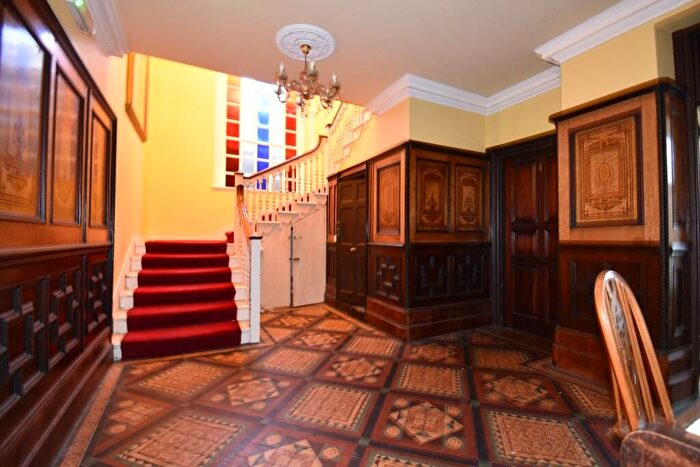 1 Bedroom Flat To Rent In Broad Street, Penryn, TR10