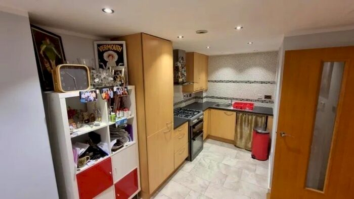 1 Bedroom Flat To Rent In Scott Av, Putney, SW15