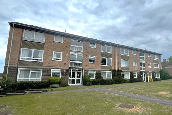2 Bedroom Flat To Rent In Wilderness Road, Guildford, GU2