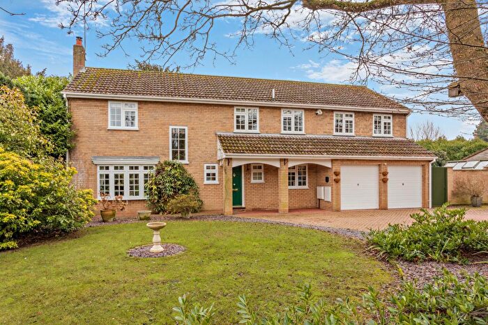 5 Bedroom Detached House For Sale In Leinsters Close, Peterborough, PE3