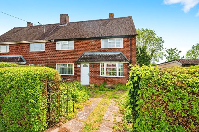 3 Bedroom Semi-Detached House For Sale In Lancotbury Close, Totternhoe, Dunstable, LU6