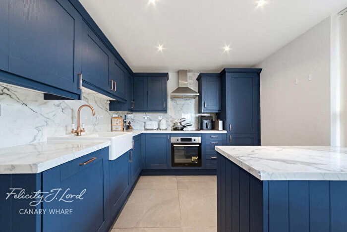 1 Bedroom Apartment For Sale In Galaxy Building, Crews Street, London, E14