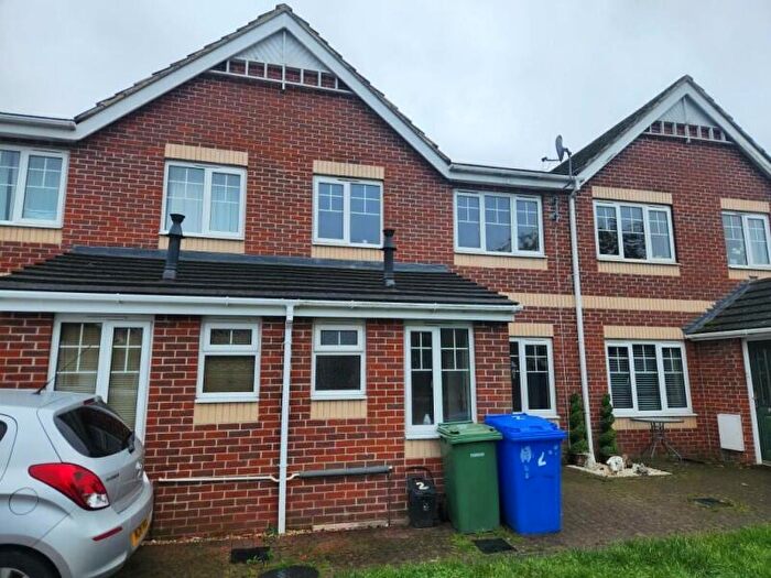 2 Bedroom Terraced House To Rent In Aldershot, GU11