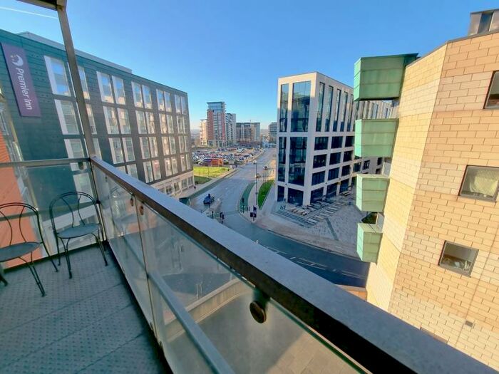 2 Bedroom Apartment To Rent In Leeds, West Yorkshire, LS1