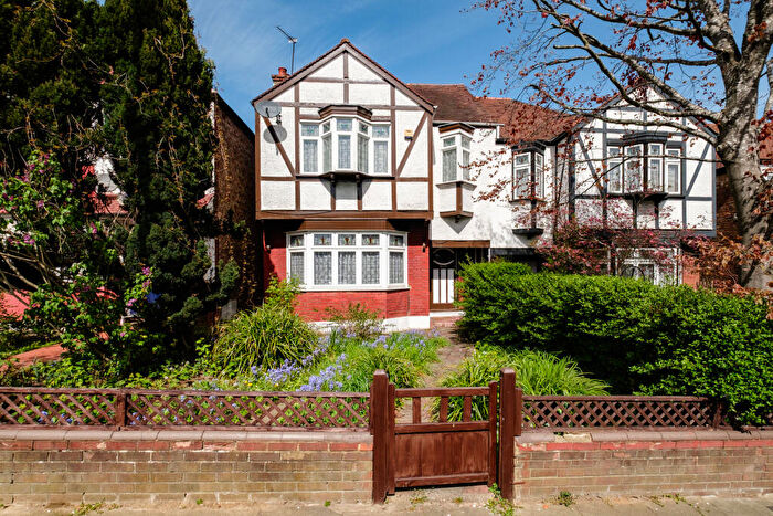 4 Bedroom House For Sale In Alexandra Park Road, London, N10