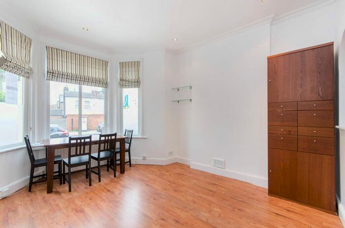 1 Bedroom Flat To Rent In Melrose Avenue, Willesden Green, London, NW2