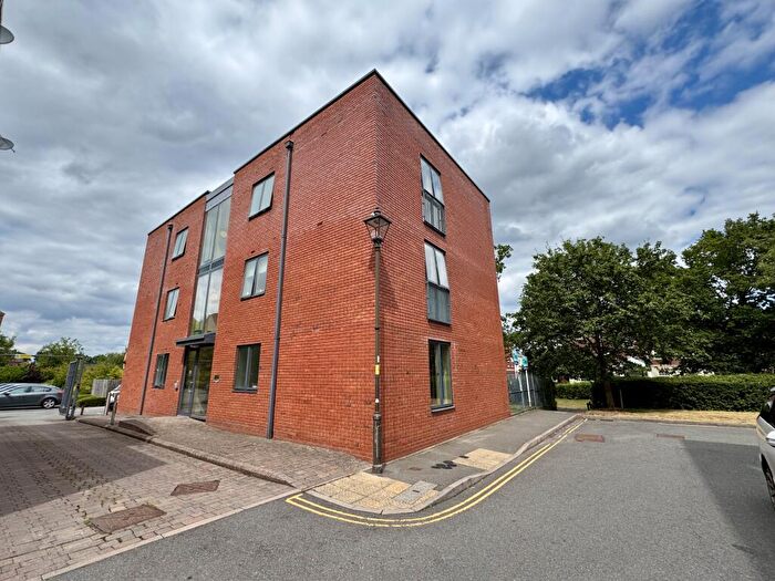 1 Bedroom Apartment For Sale In Ascote Lane, Dickens Heath, Solihull, B90