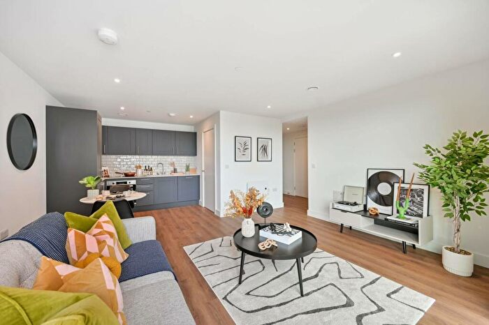 1 Bedroom Flat To Rent In Carter House, Maidenhead, SL6