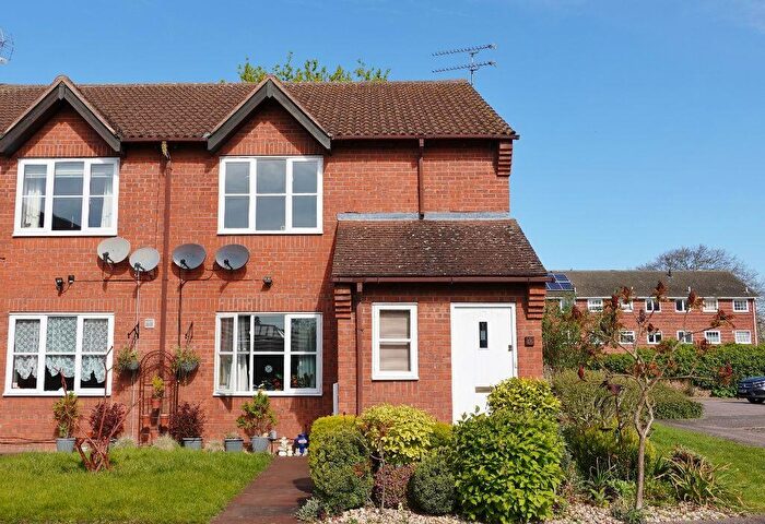 2 Bedroom Flat To Rent In Corsican Pine Close, Newmarket, CB8