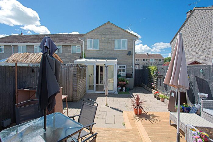 4 Bedroom End Of Terrace House For Sale In Walnut Road, Huish Episcopi, Langport, Somerset, TA10