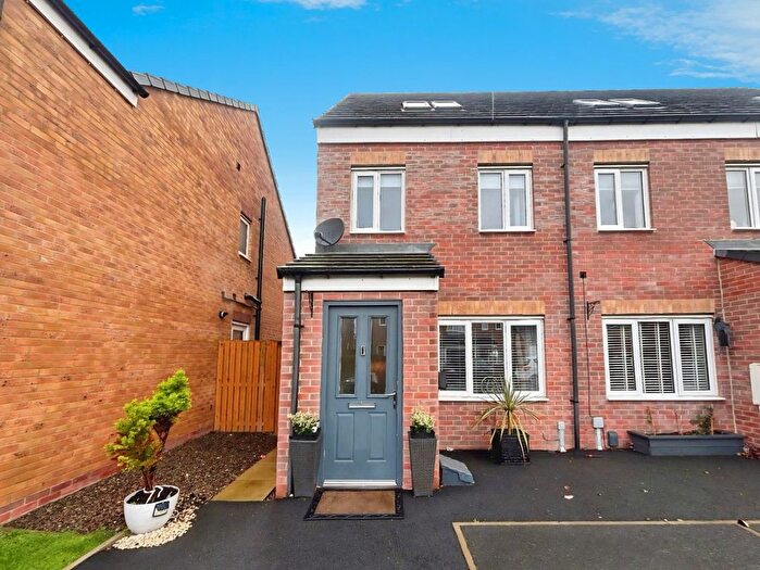 3 Bedroom End Terrace House For Sale In Bronte Way, South Shields, NE34