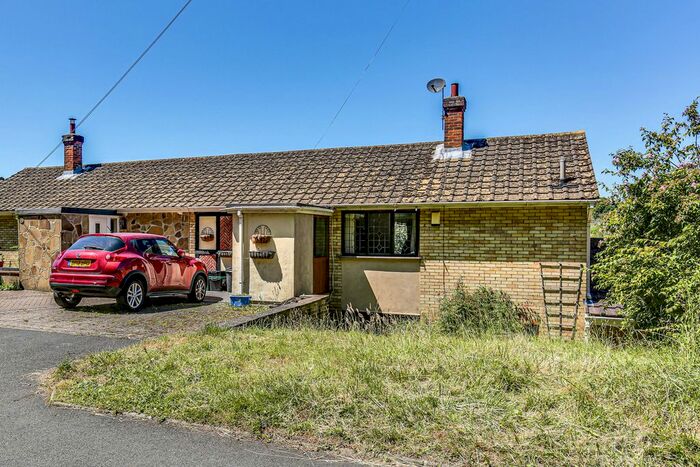 3 Bedroom Semi-Detached House For Sale In Swievelands Road, Westerham, TN16