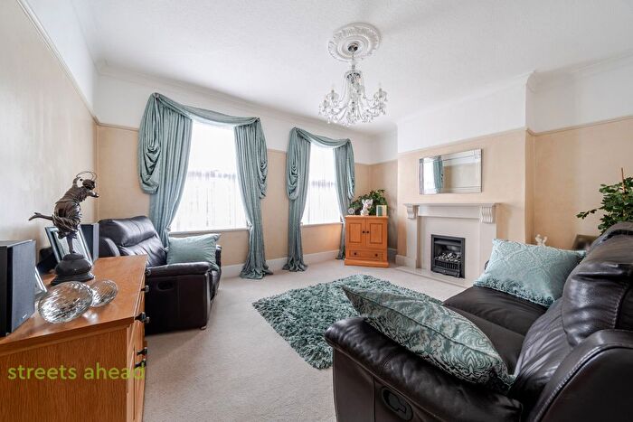 2 Bedroom Flat For Sale In St. James's Road, Croydon, CR0