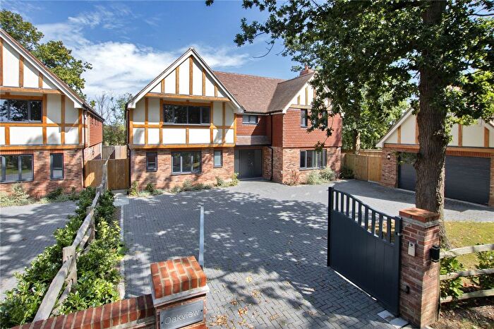 4 Bedroom Detached House For Sale In Claygate Road, Collier Street, Yalding, Maidstone, ME18