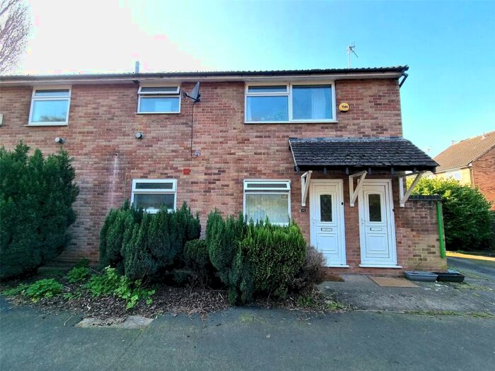 2 Bedroom Maisonette To Rent In Woodstock Avenue, Nottingham, Nottinghamshire, NG7