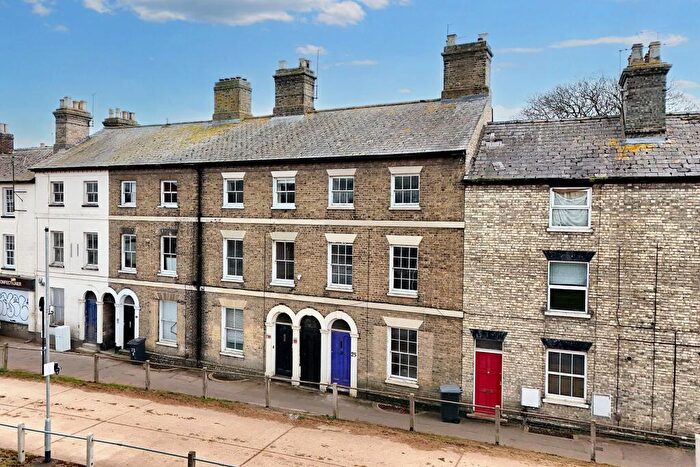 8 Bedroom Town House For Sale In St. Marys Square, Newmarket, Suffolk, CB8