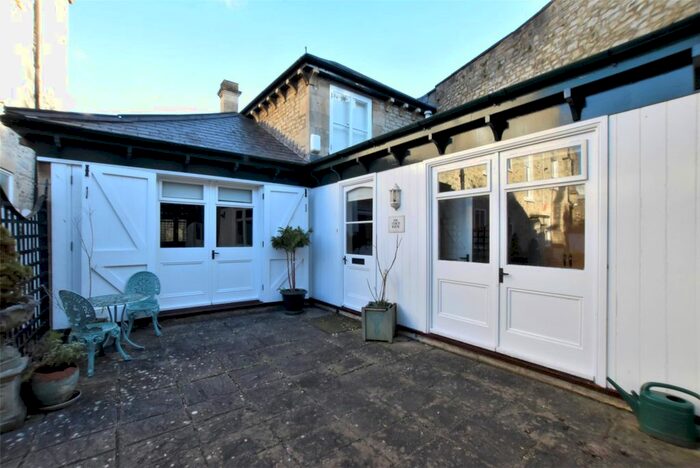 1 Bedroom Garage / Parking To Rent In Penn Hill Road, Bath, Somerset, BA1