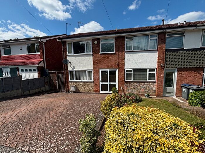 3 Bedroom End Of Terrace House To Rent In Ambleside, Birmingham, B32
