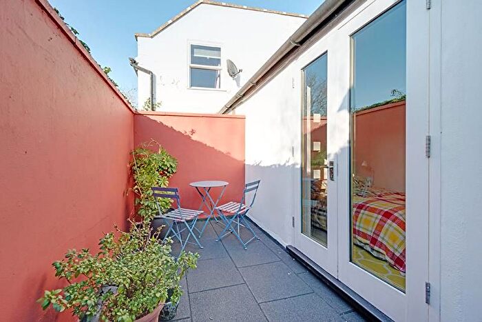 1 Bedroom Flat To Rent In Hampstead Lane, Highgate, N6