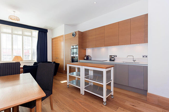 2 Bedroom Flat To Rent In Sugar House, Leman Street, London, E1