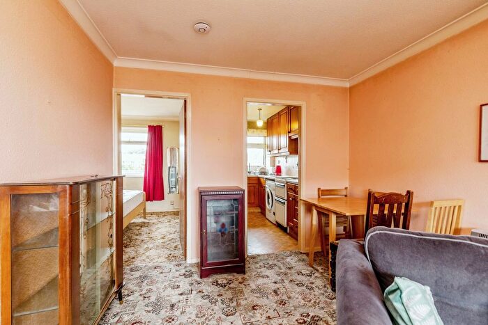 1 Bedroom Flat For Sale In Cresswell Close, Weston-Super-Mare, Somerset, BS22