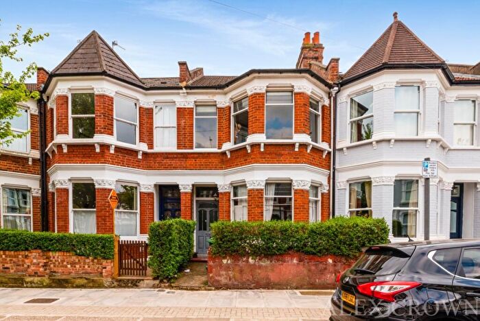 5 Bedroom Terraced House To Rent In Falkland Road, Turnpike Lane, N8