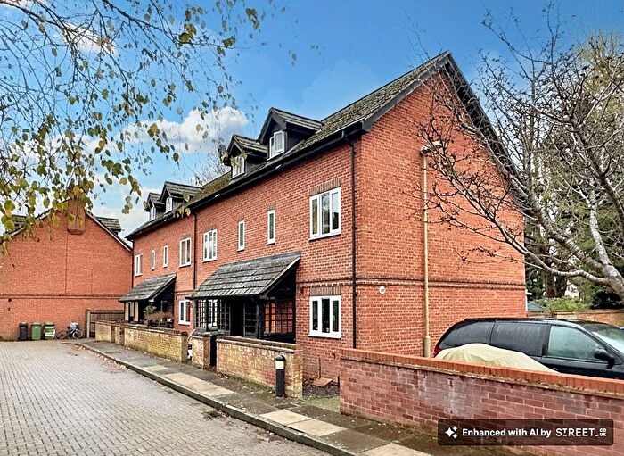 3 Bedroom End Terrace House For Sale In Moir Court, Wantage, OX12