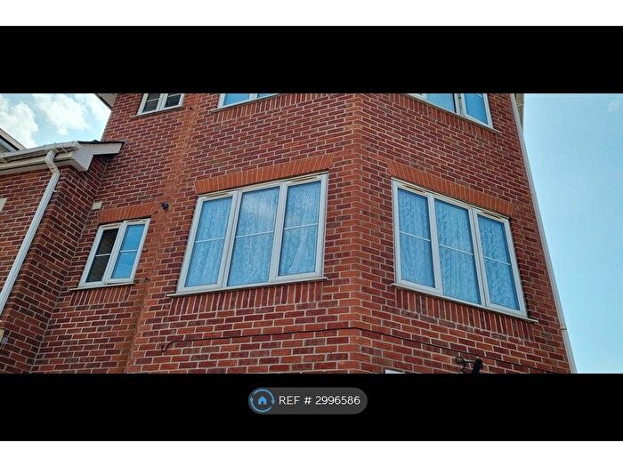 2 Bedroom Flat To Rent In Howerd Court, Totton, SO40