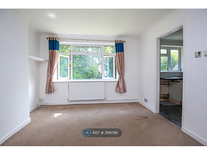2 Bedroom Maisonette To Rent In Croft Close, Chislehurst, BR7