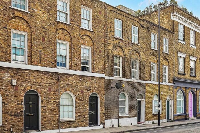 1 Bedroom Flat For Sale In Ground Floor Flat, New North Road, N1