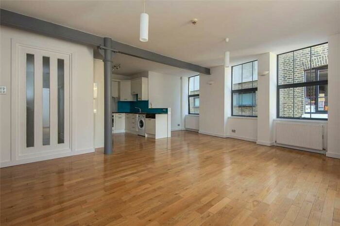 2 Bedroom Flat To Rent In Florfield Road, London, E8