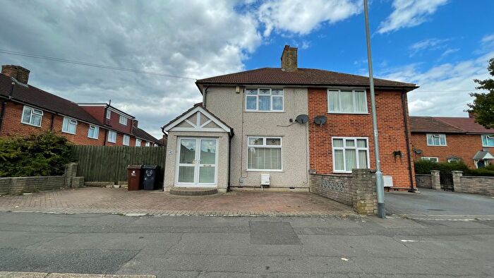 3 Bedroom Semi Detached House To Rent In Hewett Road, Dagenham, RM8