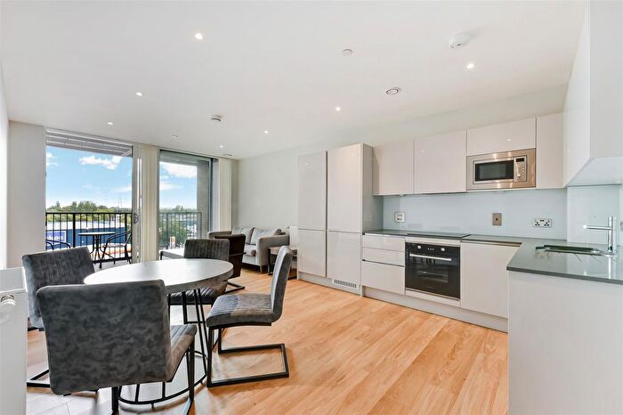 2 Bedroom Flat For Sale In Plough Lane, London, SW17