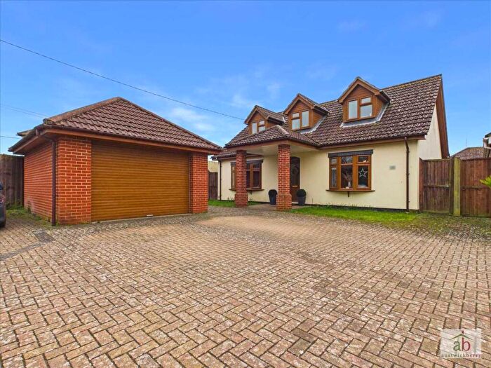 4 Bedroom Bungalow For Sale In Main Road, Kesgrave, IP5
