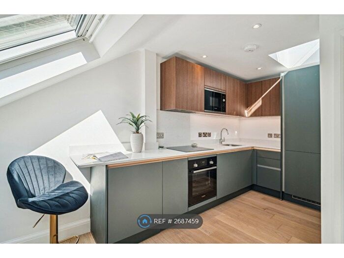 1 Bedroom Flat To Rent In Garratt Lane, London, SW18