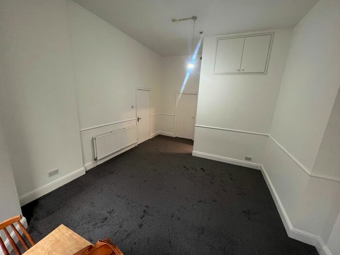 Studio To Rent In Beverley Road, Hull, HU5