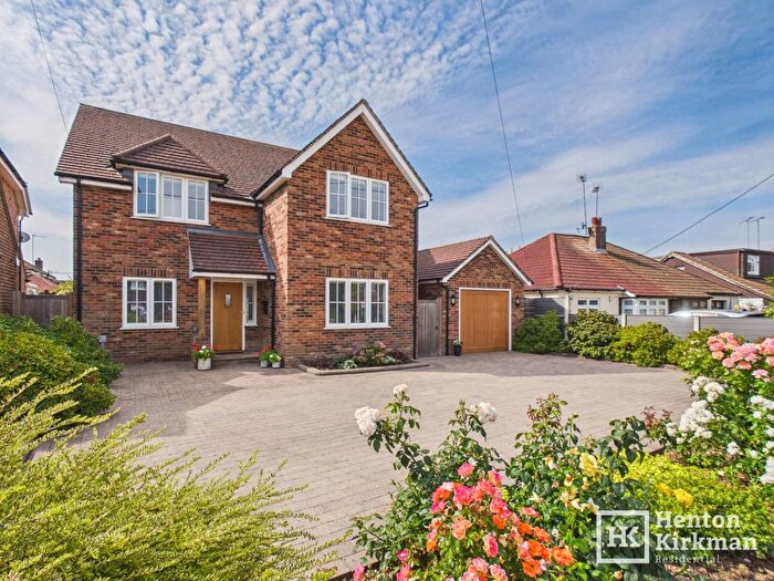 4 Bedroom Detached House For Sale In First Avenue, Billericay, CM12